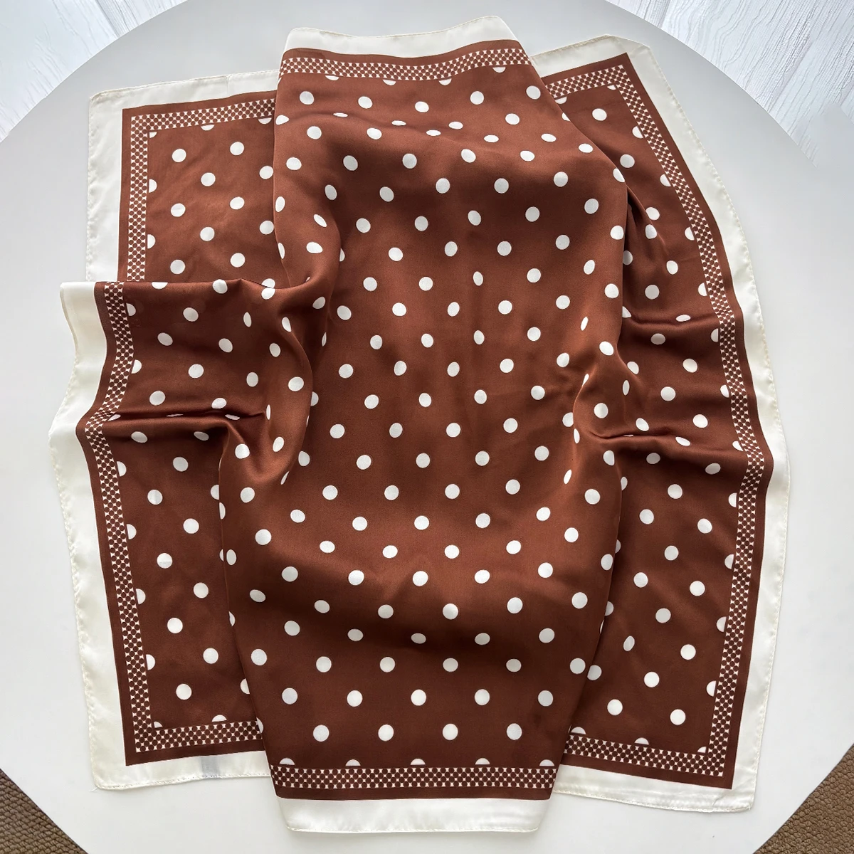 여성용 고급스러운 부드러운 새틴 소재의 사각형 스카프, - Silk Scarf Square 리뷰 및 가격